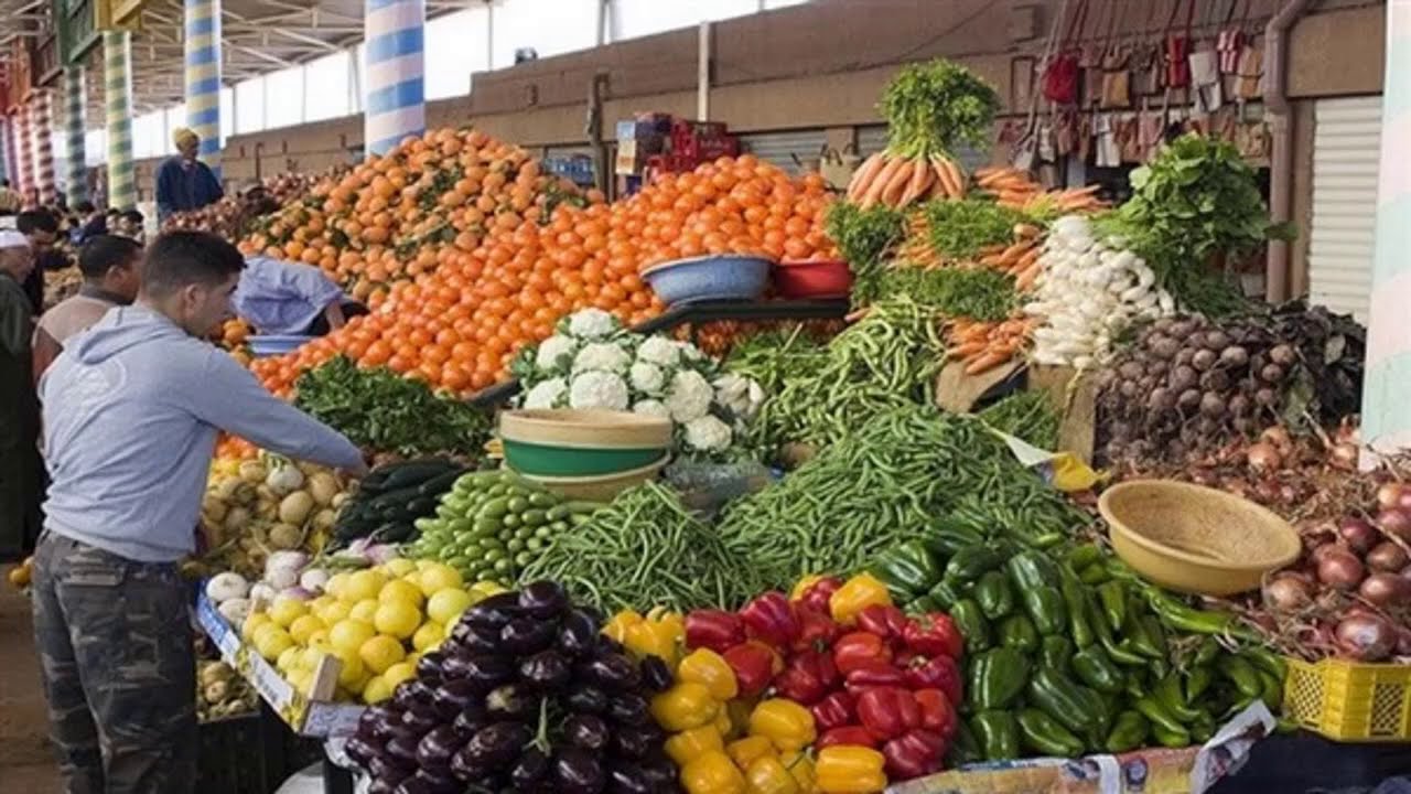 “فاكهة الصيف كتير ” اسعار الخضروات والفاكهة اليوم 25 مايو 2024