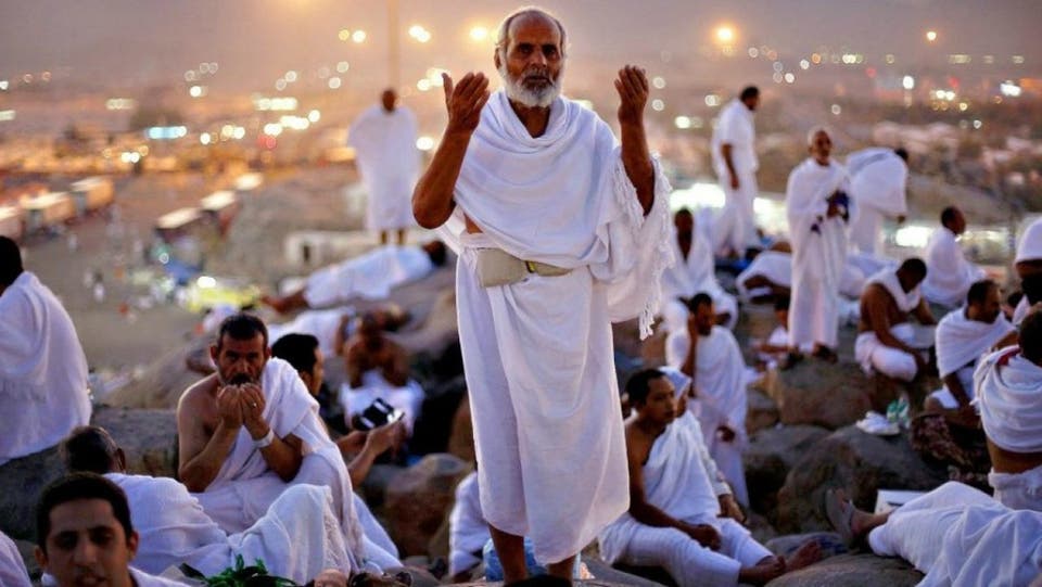 صور الحجاج علي جبل عرفات 2024 والتعرف علي أجازة عيد الأضحي والصيغة الصحيحة تكبيرات عيد
