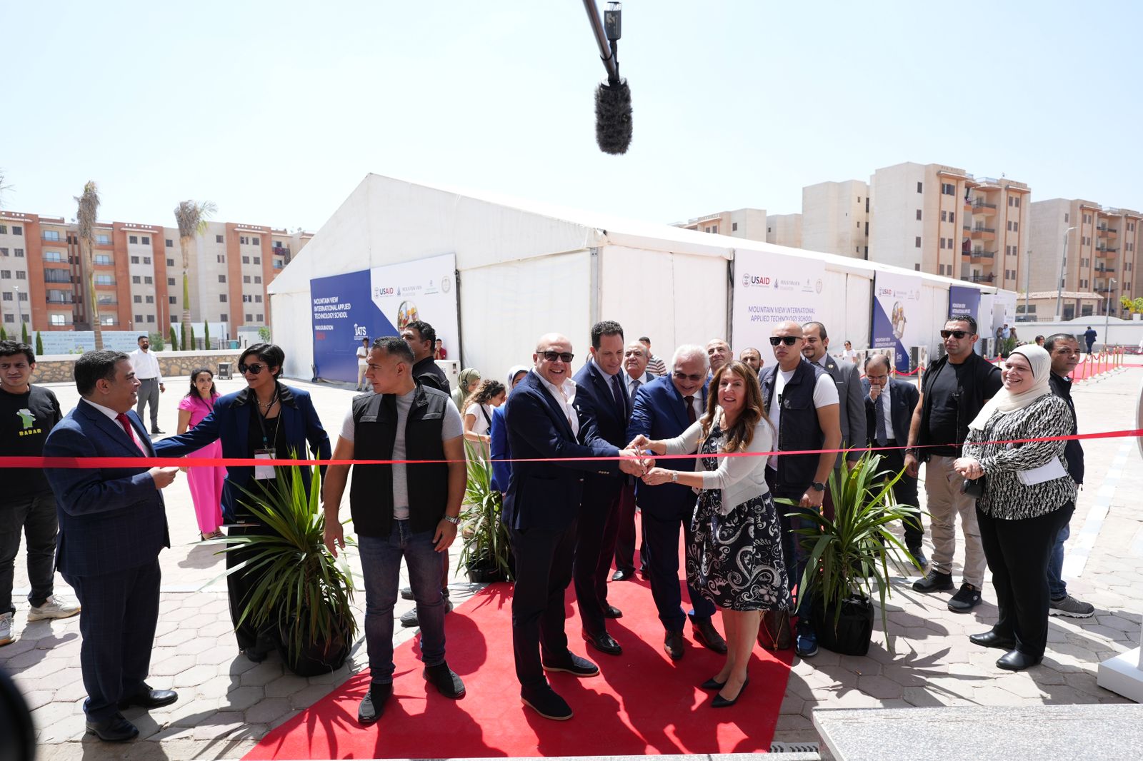 “قدم الان” مصاريف مدرسة ماونتن فيو الدولية للتكنولوجيا التطبيقية 2024