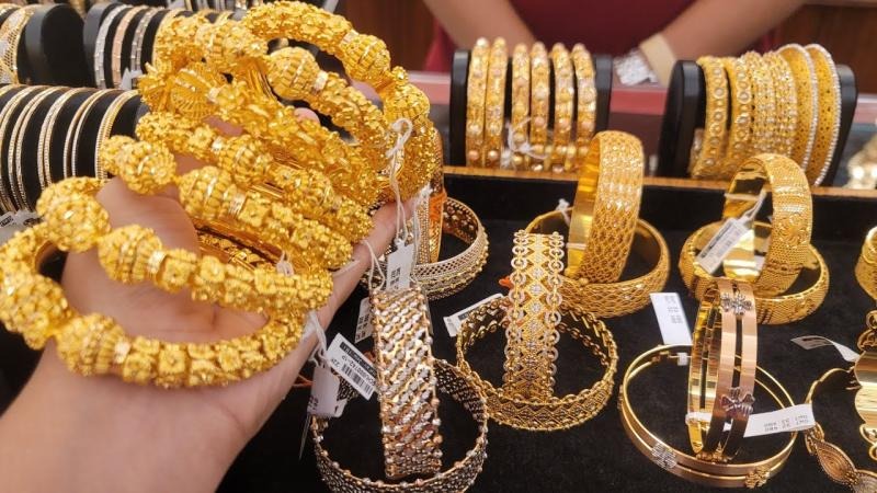 “بالدمغة والمصنعية” سعر الذهب اليوم الأحد 9 يونيو 2024 في محلات الصاغة
