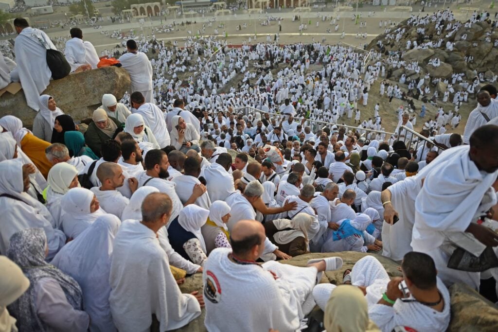 “نزلها الان” القنوات الناقلة لشعائر الحج 2024 ومعرفة تردد القنوات وخطوات ضبط القنوات علي جهاز التلفاز