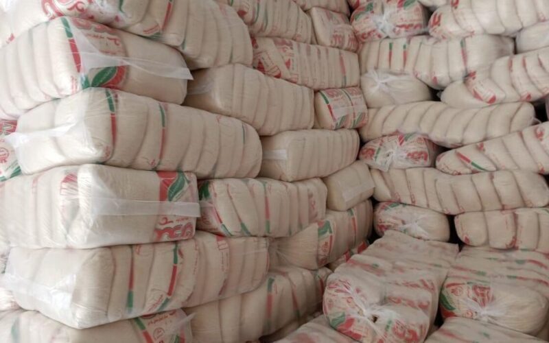 “لعشاق الحلويات” سعر طن السكر اليوم في الاسواق واسعار بعض السلع الاساسية في المحلات