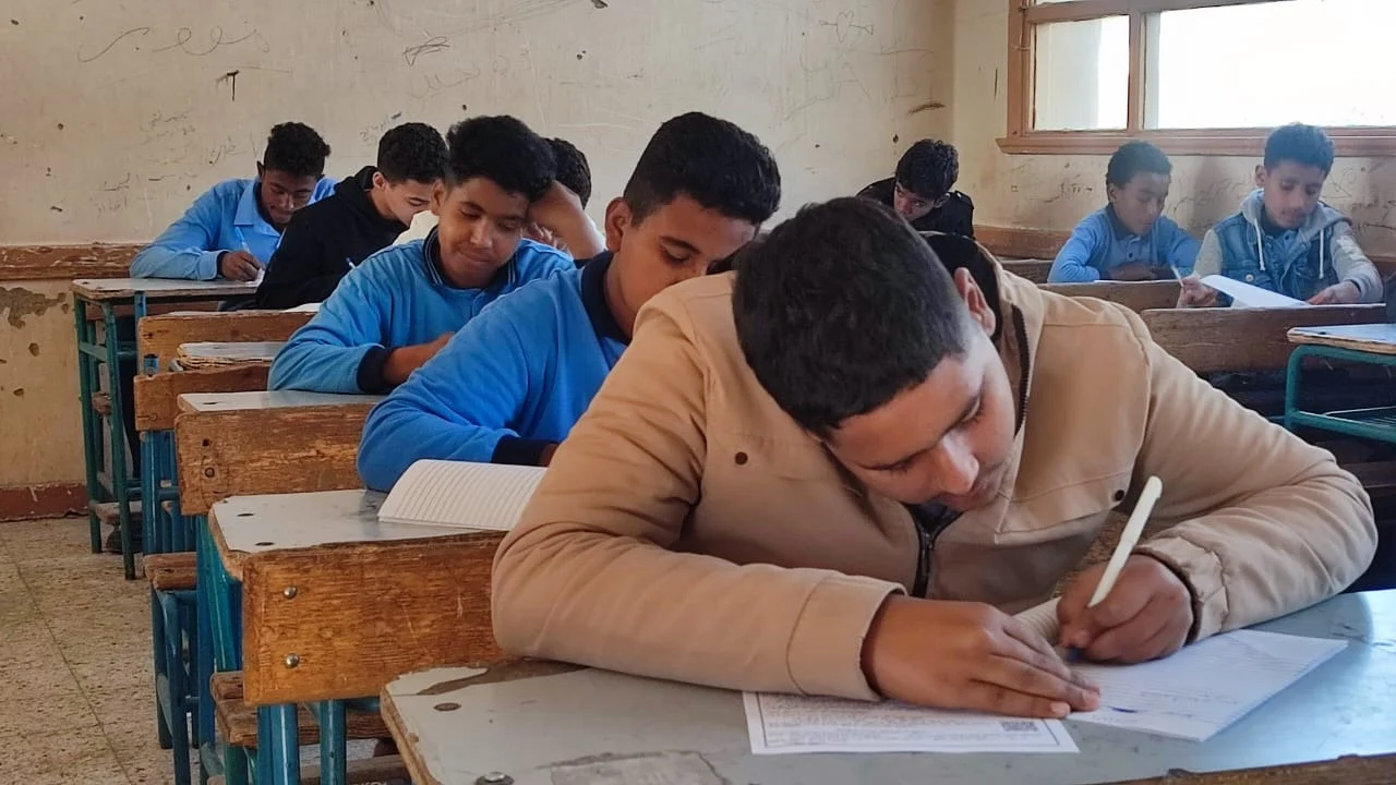 رابط مباشر .. بوابة التعليم الاساسي نتيجة الشهادة الإعدادية 2025 بالاسم ورقم الجلوس 