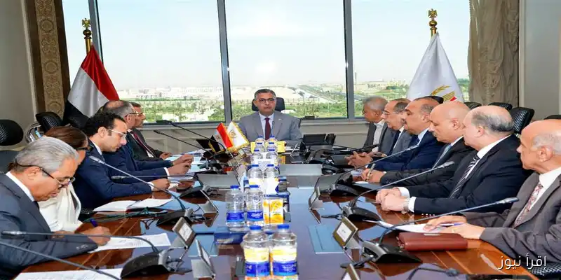 اجتماع وزير التموين مع قيادات الشركة القابضة: خطوات جديدة لضمان توافر السلع وضبط الأسواق