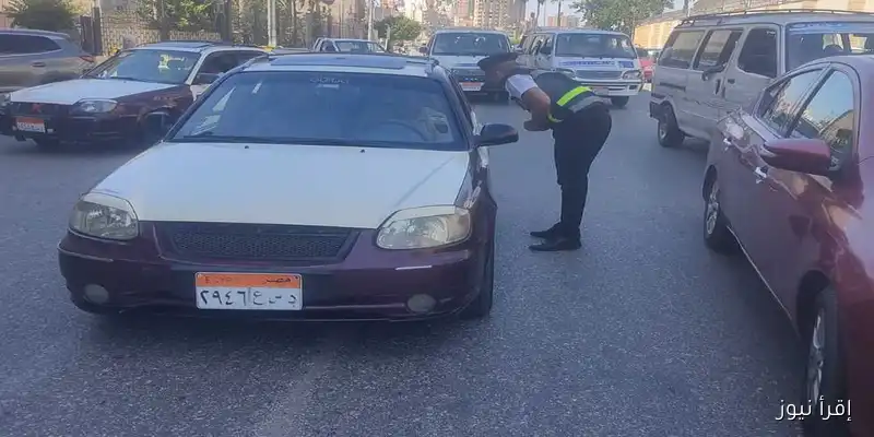 حملات مرورية مكثفة لضبط سيارات الأجرة والسرفيس المخالفة في محافظة الدقهلية