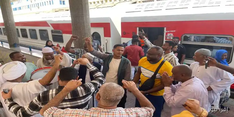قصص إنسانية مؤثرة لسودانيين على متن قطار العودة المجانية بعد شهور من النزوح: «شكرًا لكم على دعمكم»