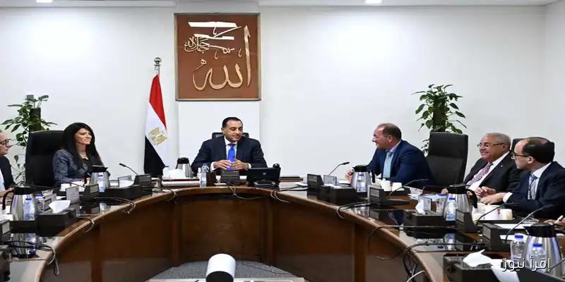 مدبولي يكشف عن خطط الدولة لتعزيز التحول الرقمي وجذب استثمارات الاتصالات في مصر