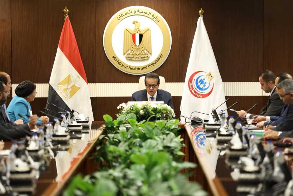 وزير الصحة يعقد اجتماعًا دوريًا لمراجعة وتحسين جودة الخدمات الصحية
