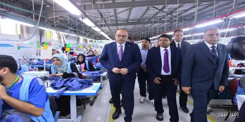 وزير العمل يكرم 15 عاملاً من ذوي الهمم بعقود عمل جديدة في الإسكندرية (صور)