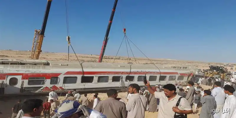 وزير النقل كامل الوزير يتوجه إلى موقع حادث قطار مطروح لمتابعة التطورات