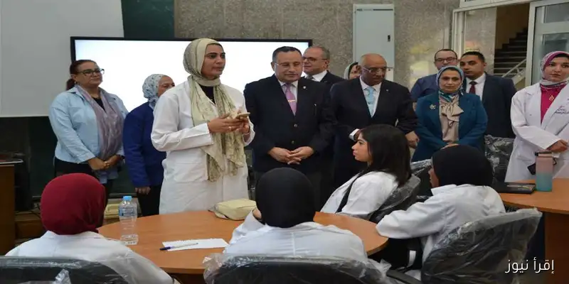 رئيس جامعة الإسكندرية يتفقد انطلاقة العام الدراسي الجديد ويستمع لآراء الطلاب