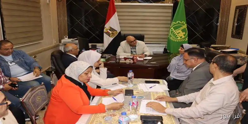 محافظ القليوبية يستمع لمشاكل المواطنين: سيدة كفيفة وقعيد ضحية انتحال شخصية