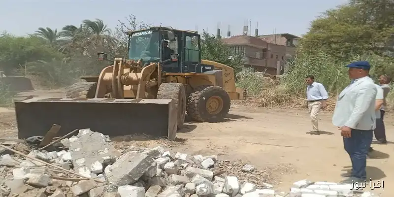 محافظ قنا يدعو إلى تسريع إجراءات تقنين أراضي الدولة وتقديم الدعم للمعوزين